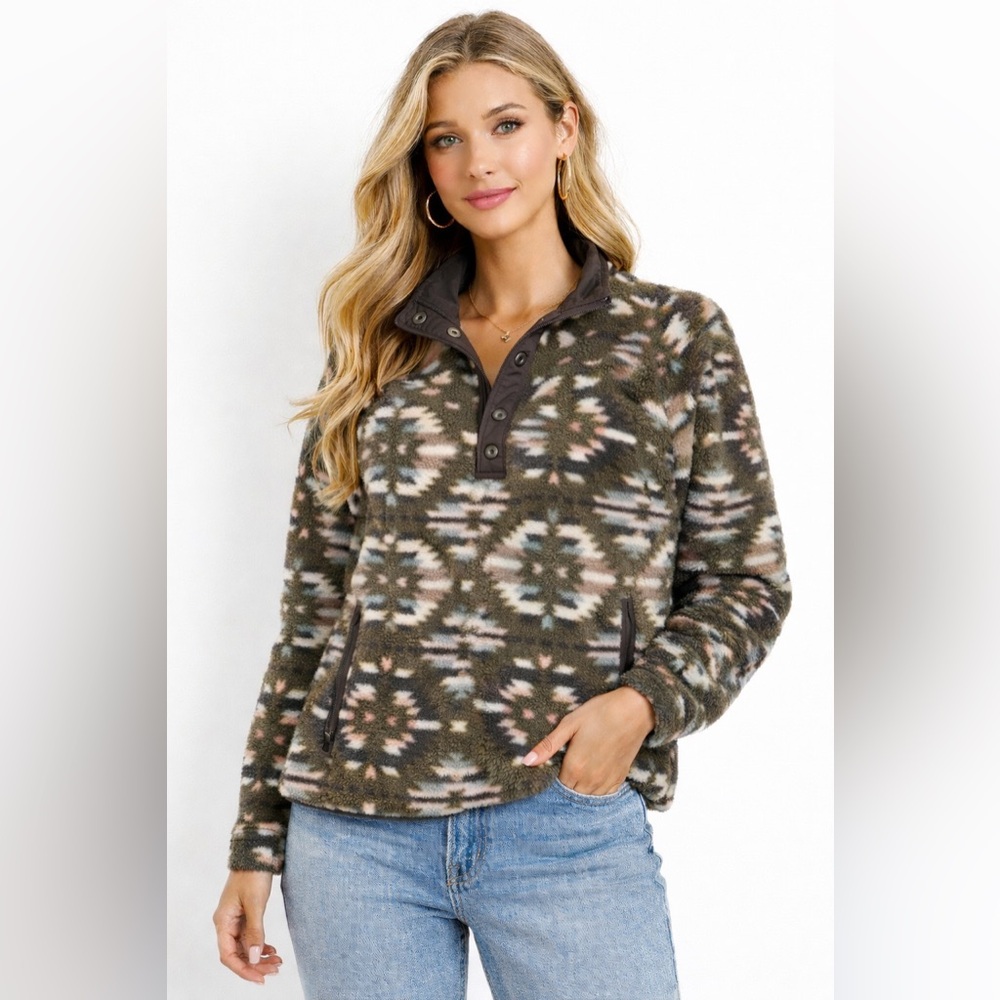 American Eagle Size Small Oversized Aztec Patterned Fleece Snap Jacket